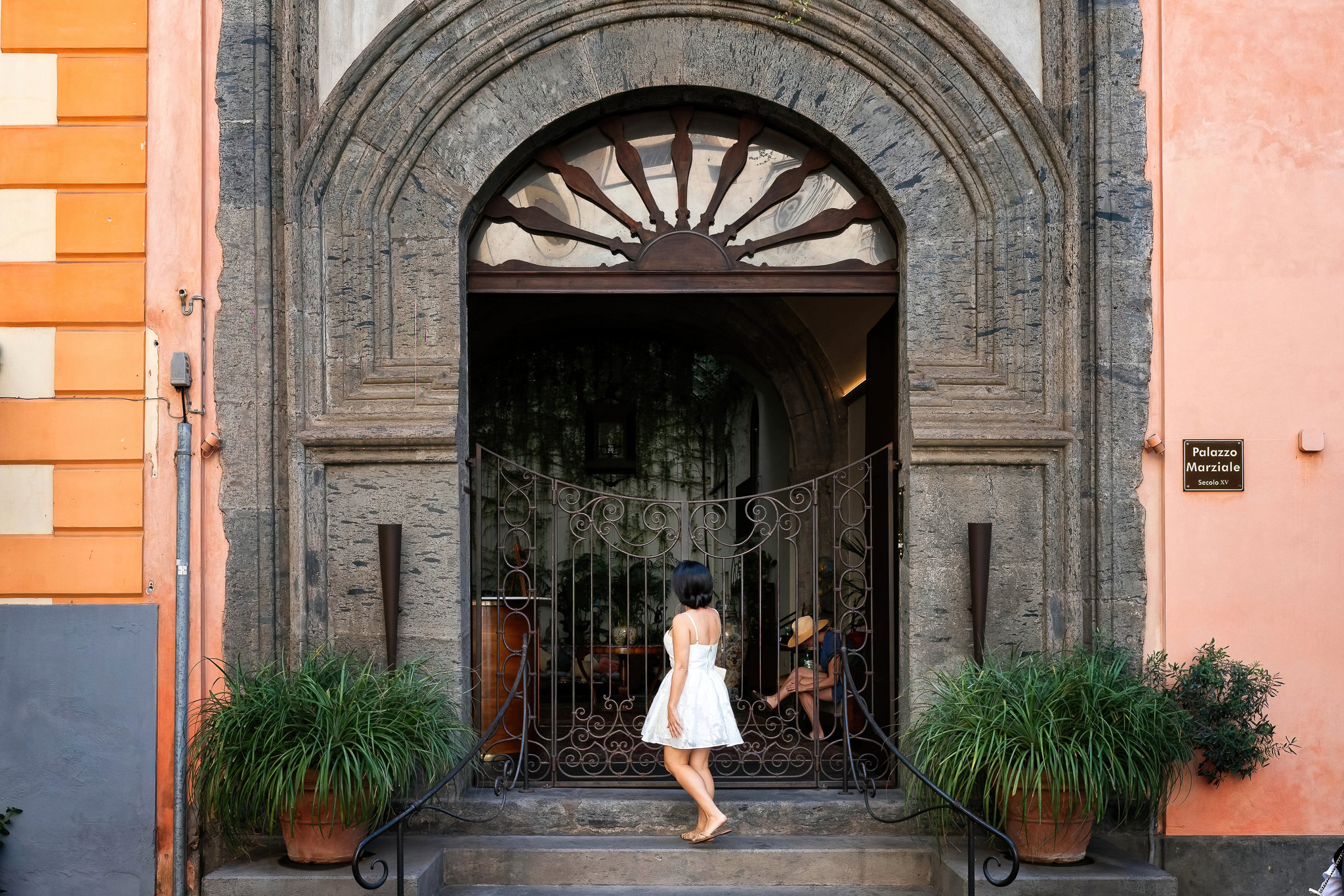 bride entering at palazzo marziale