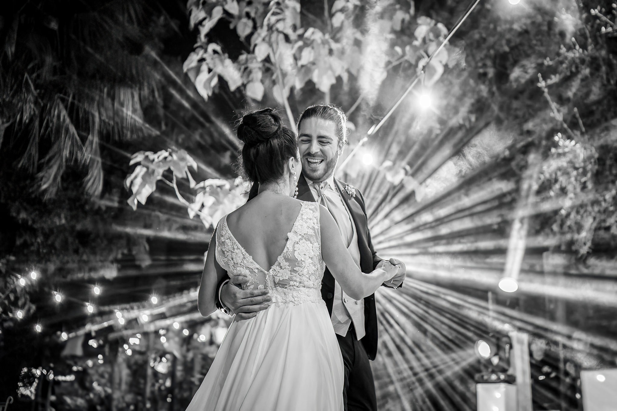 party lights at Villa Zagara of this wedding in Sorrento