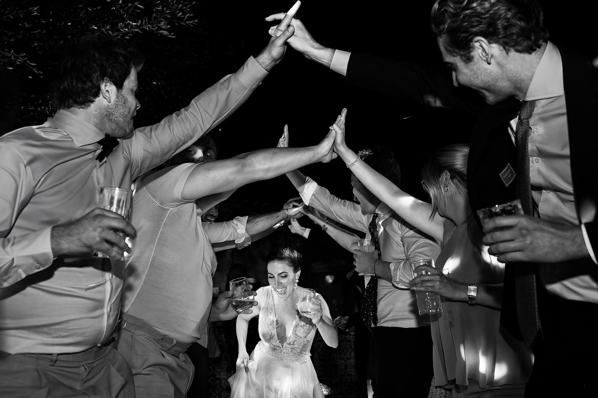 tunnel party moment at Villa Zagara wedding in Sorrento